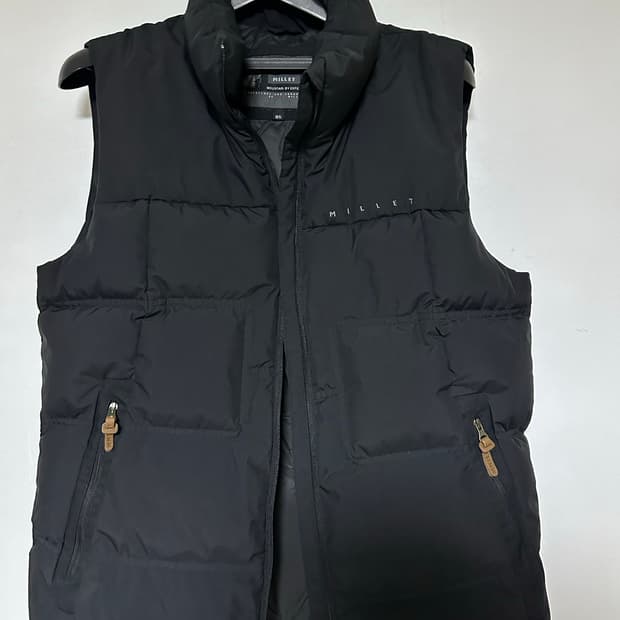 밀레 블랙 패딩 조끼 95 사이즈