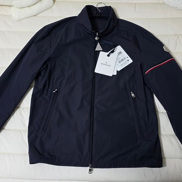 몽클레어 루이네트 자켓 3사이즈 팝니다
