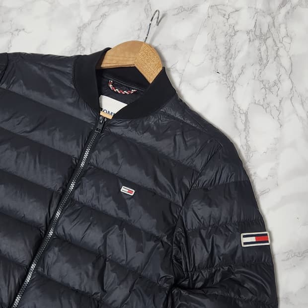 타미힐피거 경량 패딩 블랙 자켓