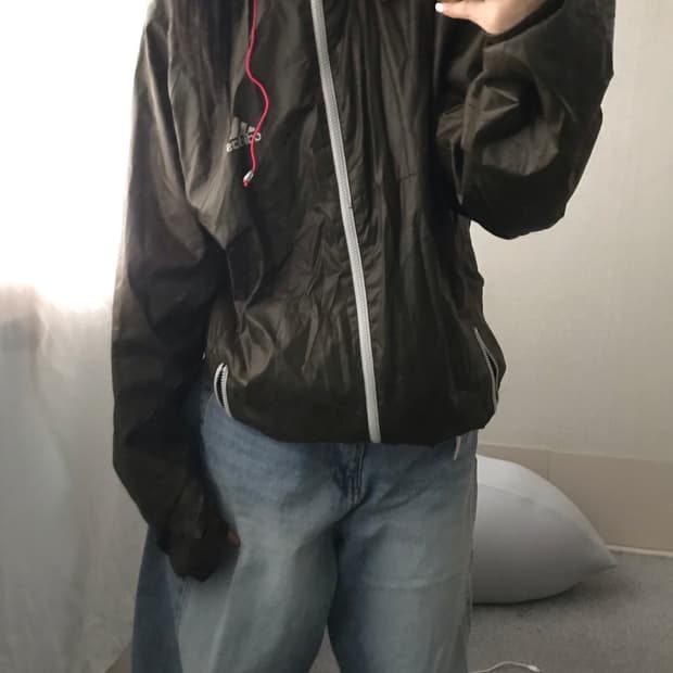 아디다스 브라운 윈드브레이커