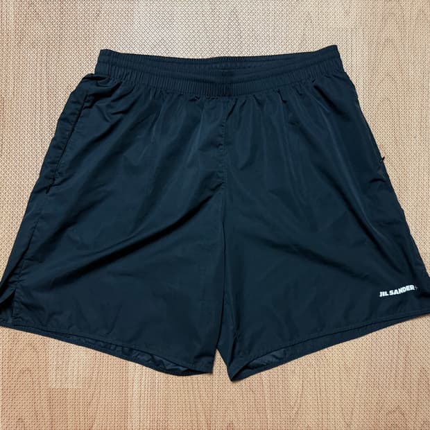질샌더 나일론 쇼츠 xl 블랙 정품