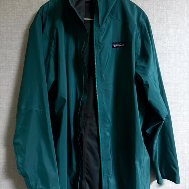 파타고니아(Patagonia) 에메랄드 바람막이 자켓