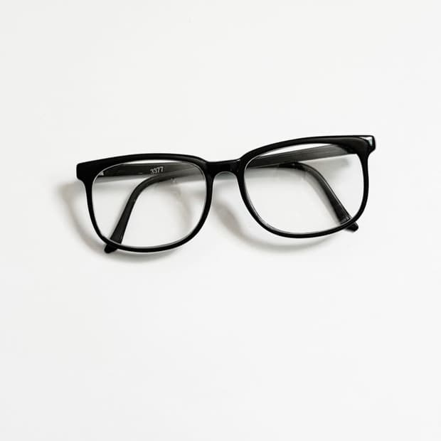 90s 클래식 블랙 뿔테 스퀘어 빈티지 안경