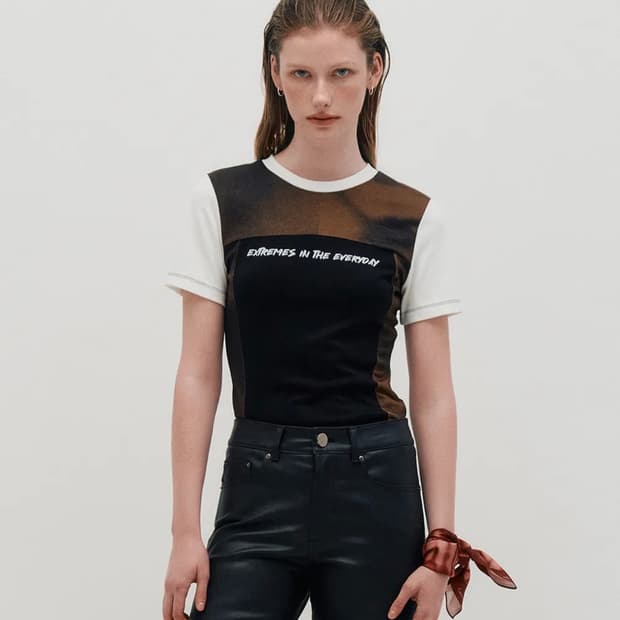 킴지수 그래픽 반팔 티셔츠_브라운