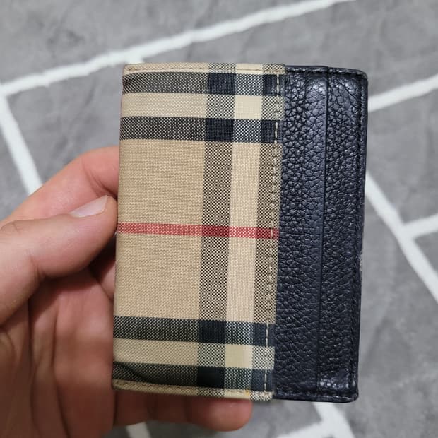 정품 버버리 샌돈 빈티지 체크 레더 카드지갑
