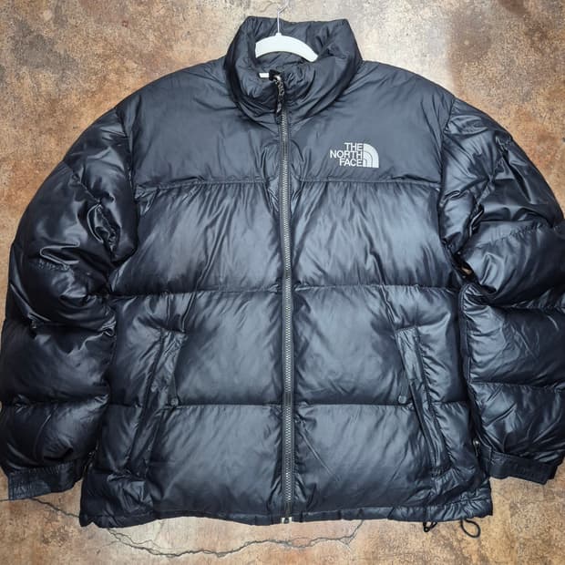 노스페이스 눕시 700 패딩 블랙 / 105 (실측)