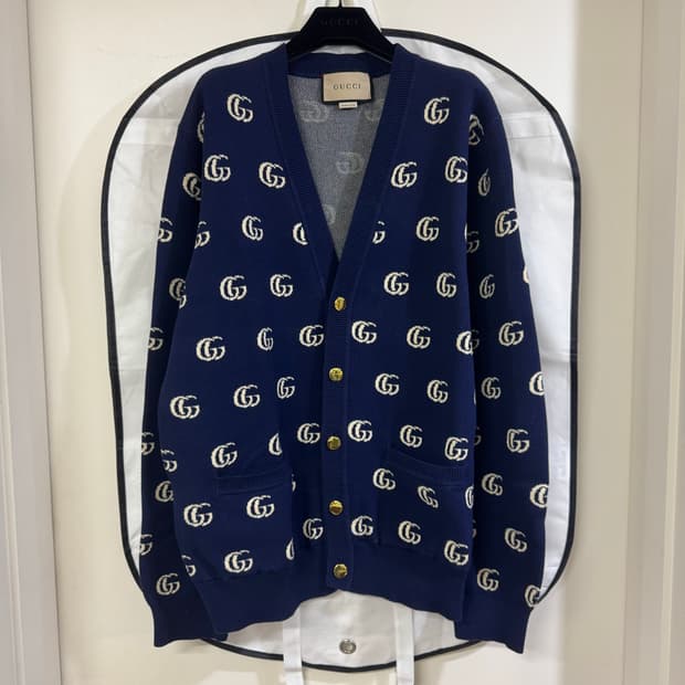 구찌 자카드 GG로고 가디건 XL사이즈 전재준 가디건