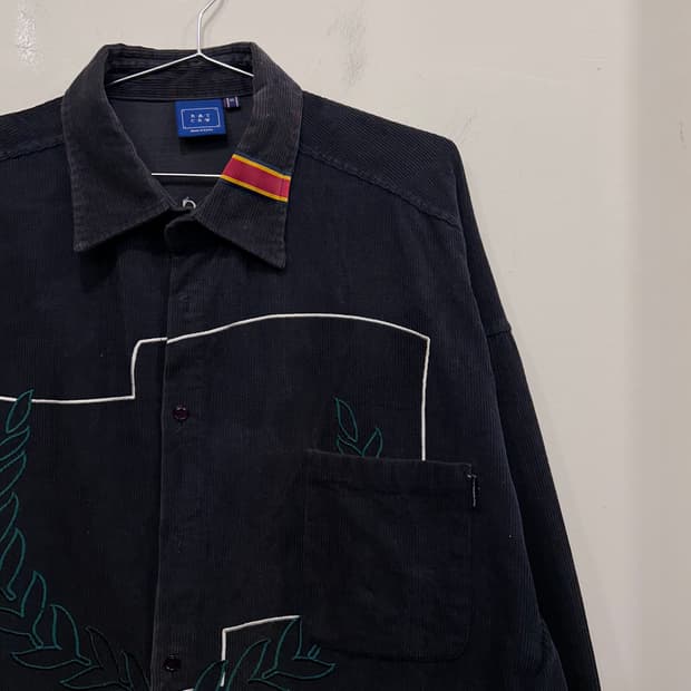 로맨틱크라운 월계관 자수 코듀로이 오버핏 셔츠