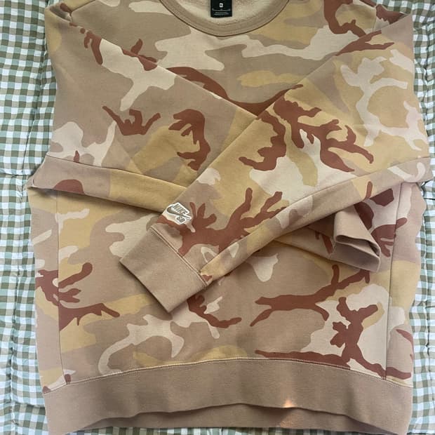 나이키 남성 카모 맨투맨 베이지