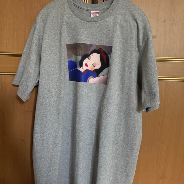 슈프림 스노우화이트 티셔츠 그레이