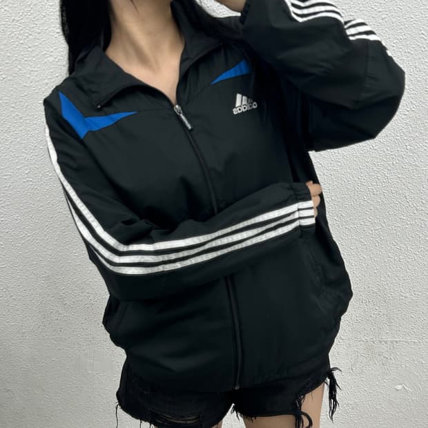 아디다스 코르티스맛 화이트라인 블루배색 바람막이 100