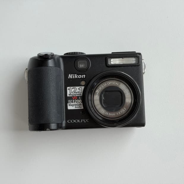 니콘 쿨픽스 P5100 디카