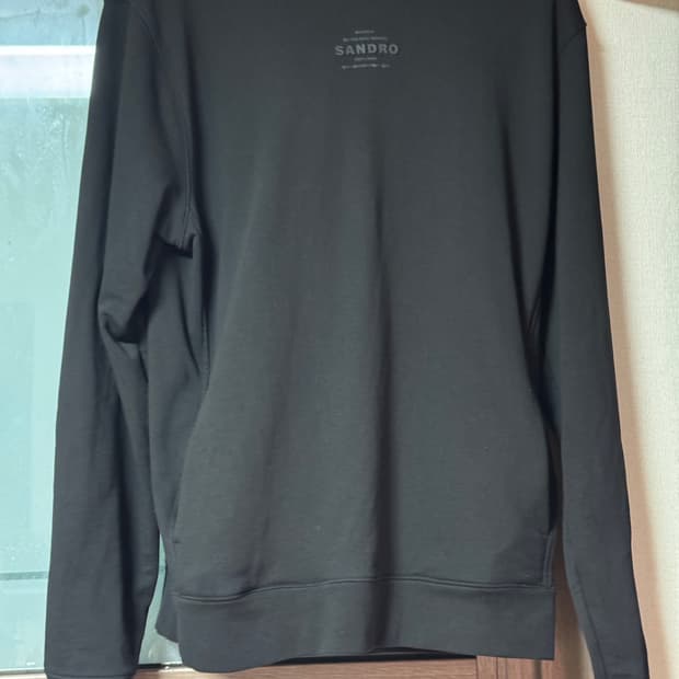 [L]산드로 옴므 톤온톤 엠보로고 후드티 팝니다