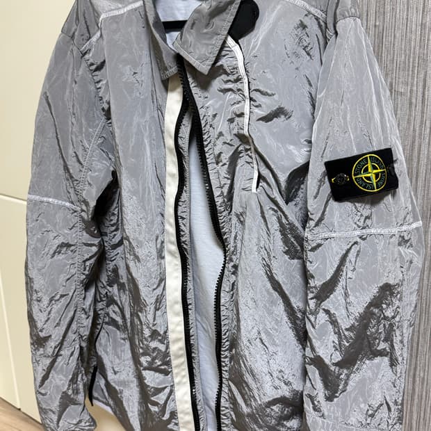 18fw 스톤아일랜드 나일론메탈 오버셔츠 아이스 색상 L