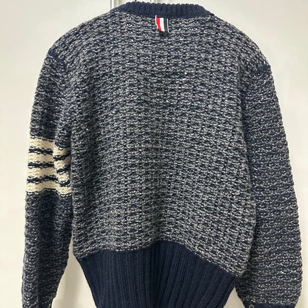 톰브라운 모헤어 니트 팔아요.