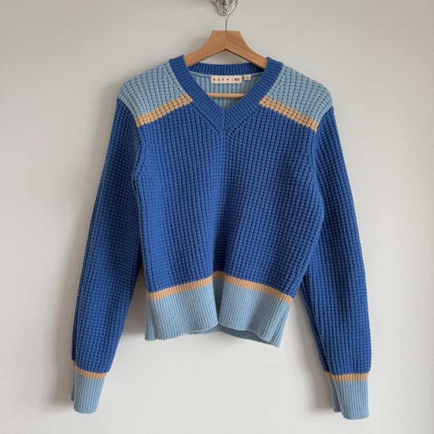 마르니 X 유니클로 브이넥 니트