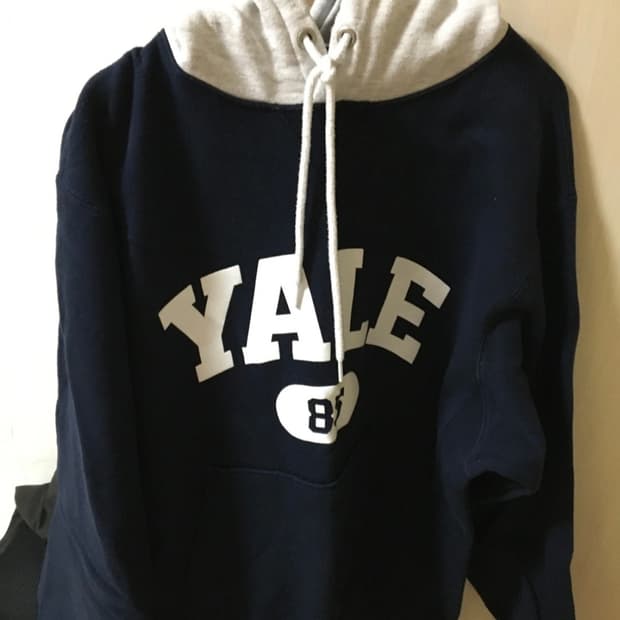 예일 후드티