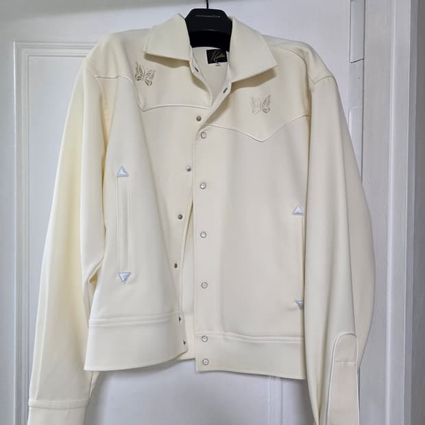 니들즈xstudious 별주 파이핑 카우보이 자켓 L 판매합니다.