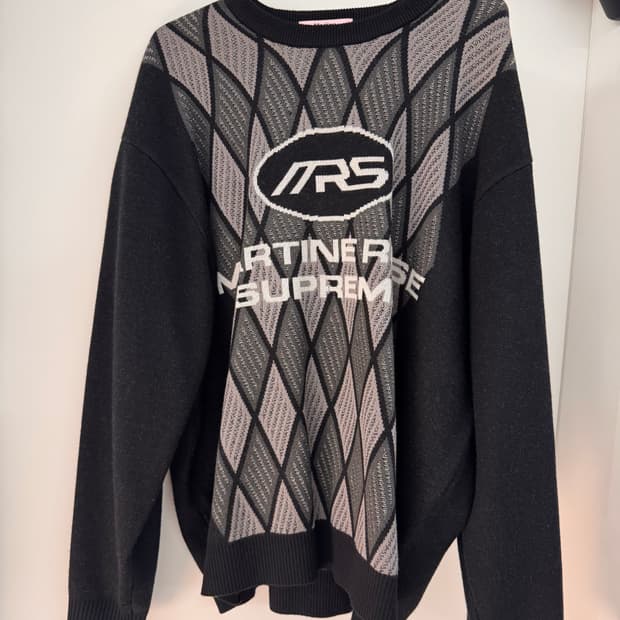 마틴로즈 슈프림 콜라보 니트 판매합니다 L사이즈