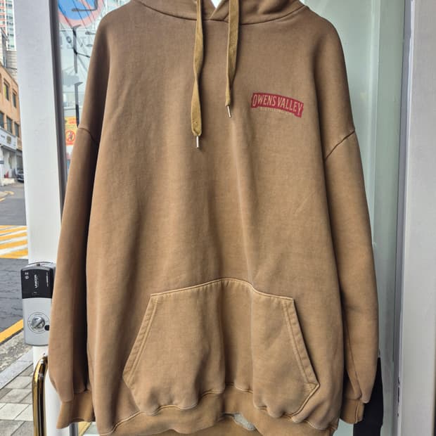 Owens Valley Distilling Co. 후드티입니다