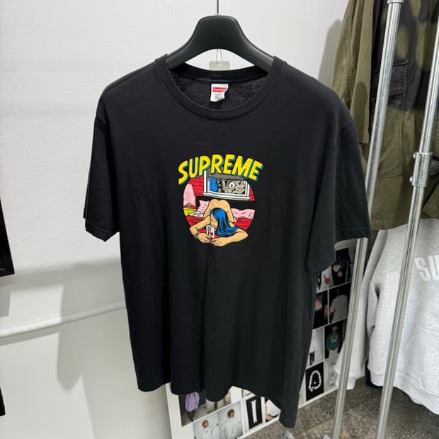 [M] supreme bedroom tee
