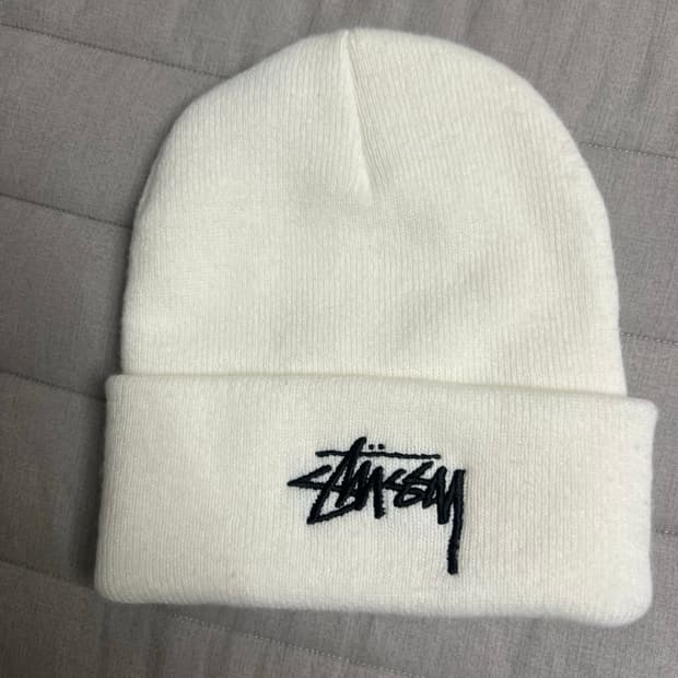 나이키 스투시 커프 화이트 비니