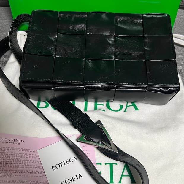보테가베네타 카세트백 블랙