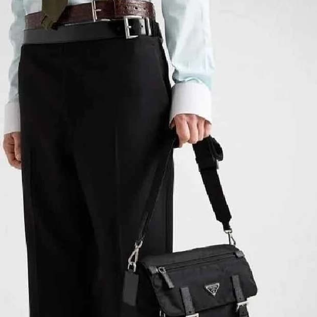프라다 리나일론 레더 스트랩 삼각로고 플랩 메신저 백