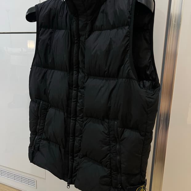 스톤아일랜드 크링클랩스패딩조끼 L