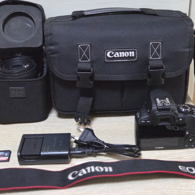 캐논 eos 100d 팝니다 (상태 a급)