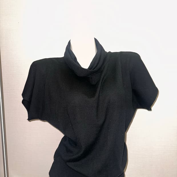 빈티지 블랙 폴라 반팔 니트