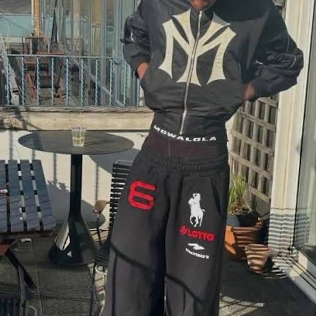 Mowalola 스웻팬츠 + 폴로티 셋업