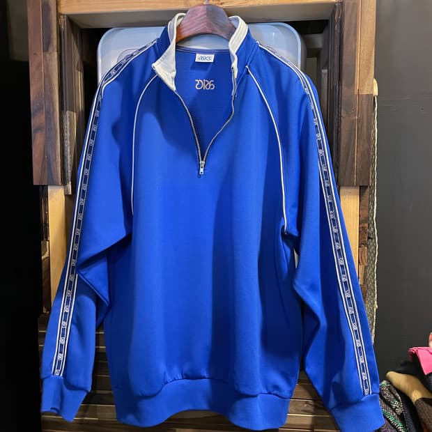 아식스 반집업 져지