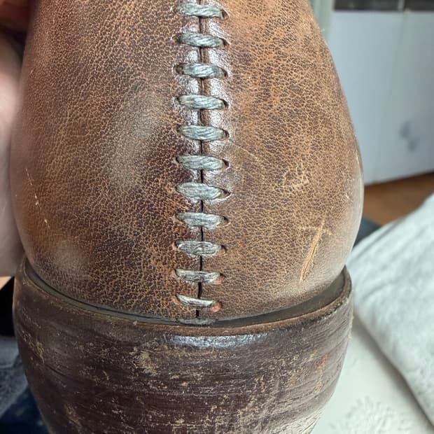 더 비리디 안느 비대칭 스티치 로퍼