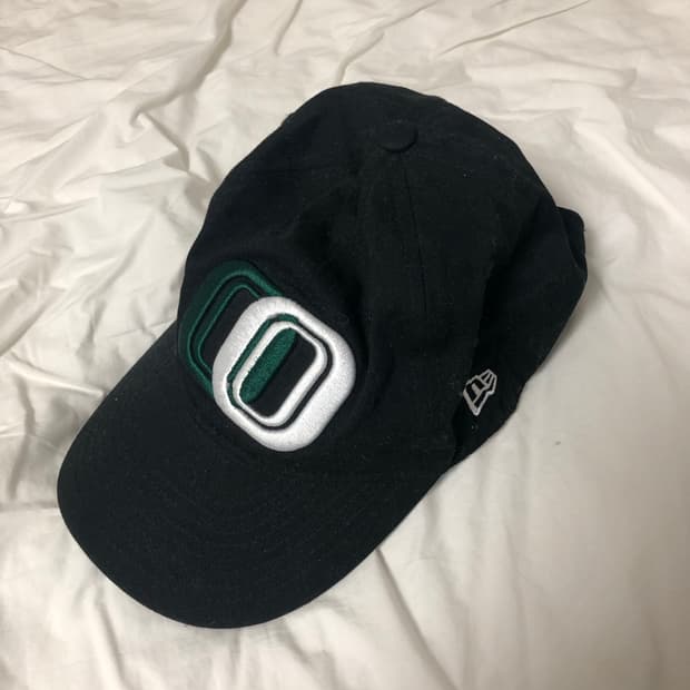 키코 코스타디노브 모자