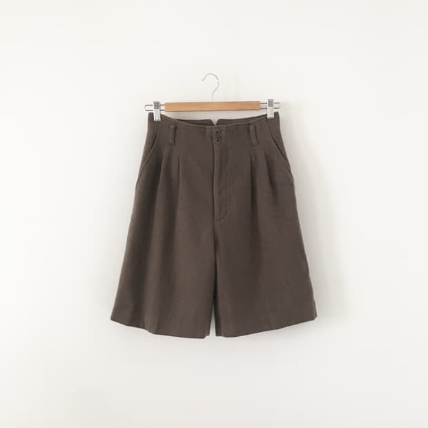 wool half shorts