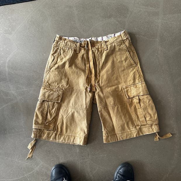 Abercrombie & Fitch 베이지 카고 쇼츠