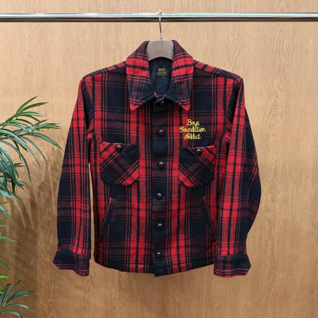 보이즈 파운데이션 울 체크 자켓 로고 자수 디테일 레귤러핏 레드 체크
