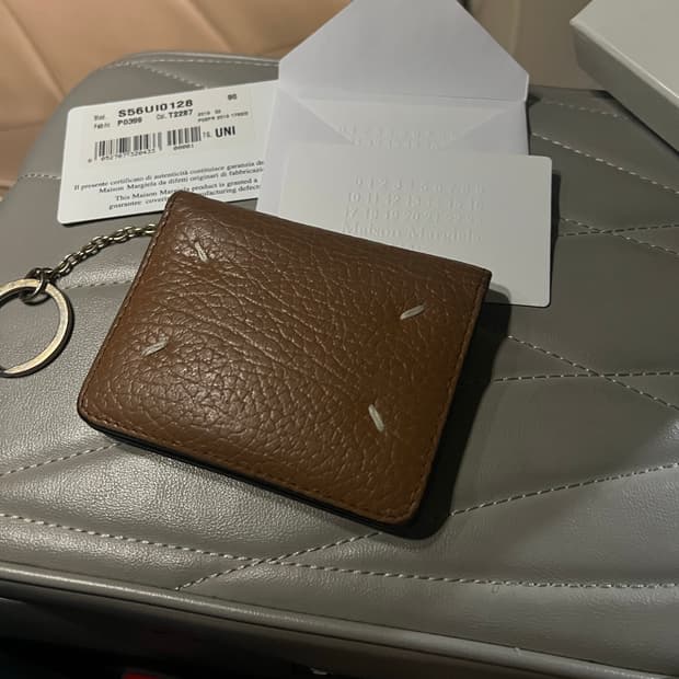 마르지엘라 브라운레더 키링 지갑 
