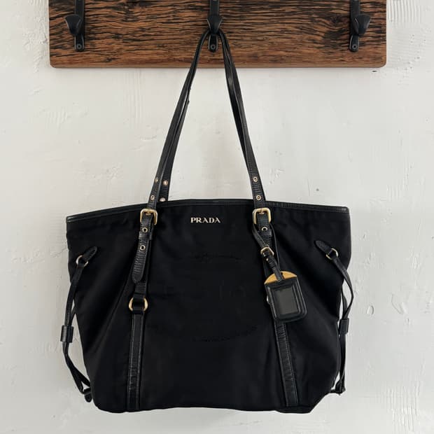 Prada 프라다 포코노 리나일론 숄더백