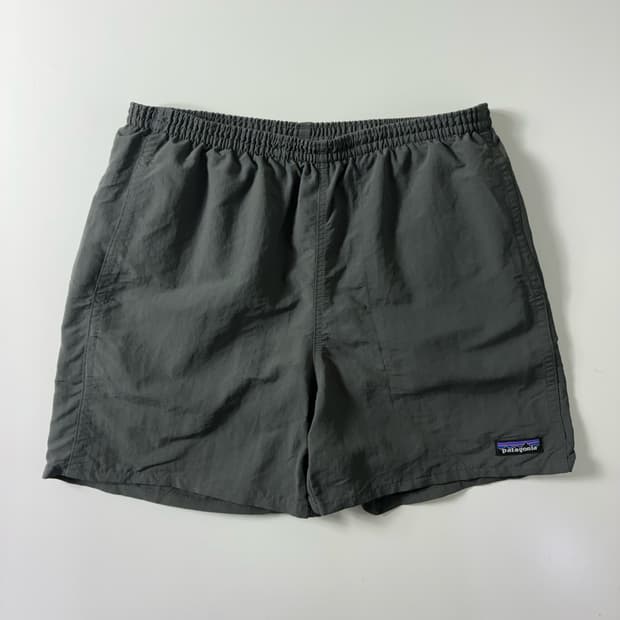 Patagonia  파타고니아 배기스 포지그레이 하프 팬츠