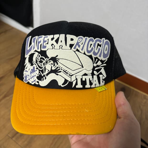 캐피탈 트러커캡