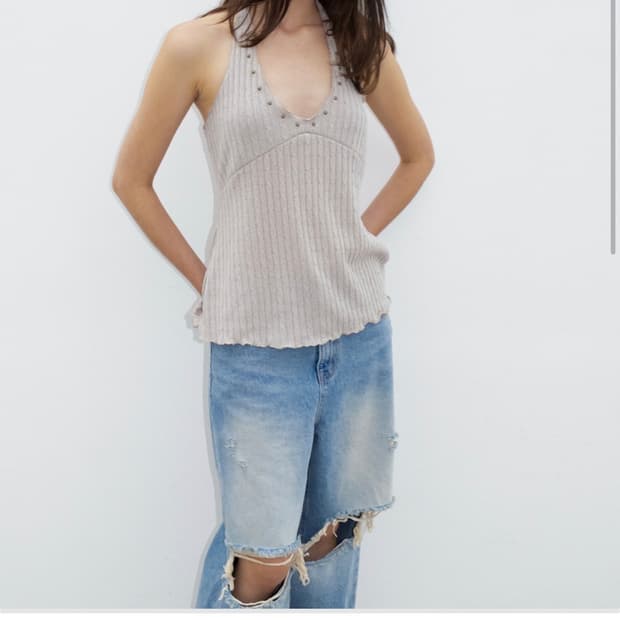 폴리수엠 홀터넥 베이지