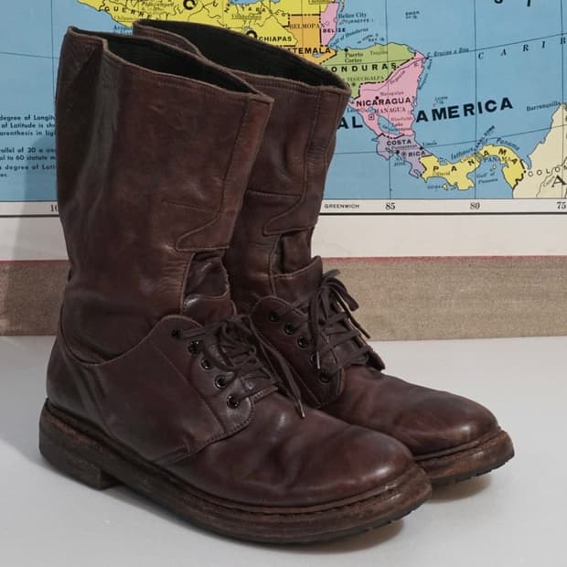 버버리 프로섬 10FW 컬렉션 라인 바이커 부츠