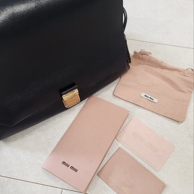 미우미우 가방 