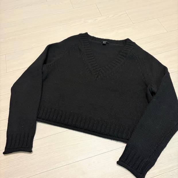 COS 코스 브이넥 크롭 니트 블랙 S