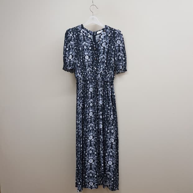 산드로 2021 플라워 패턴 셔링 롱 원피스 43사이즈