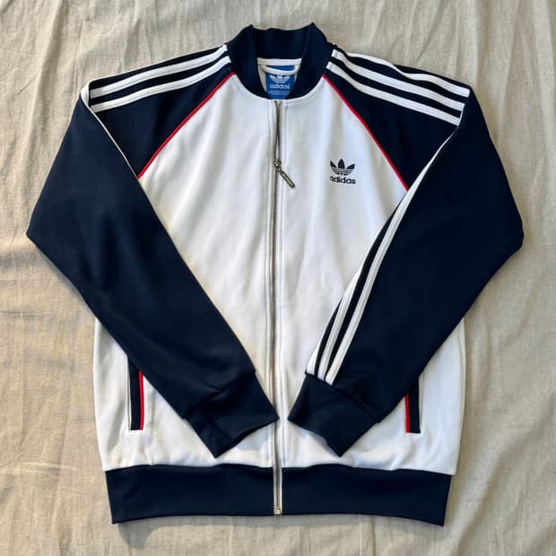 아디다스 화이트 네이비 슈퍼스타 트랙탑 져지 105