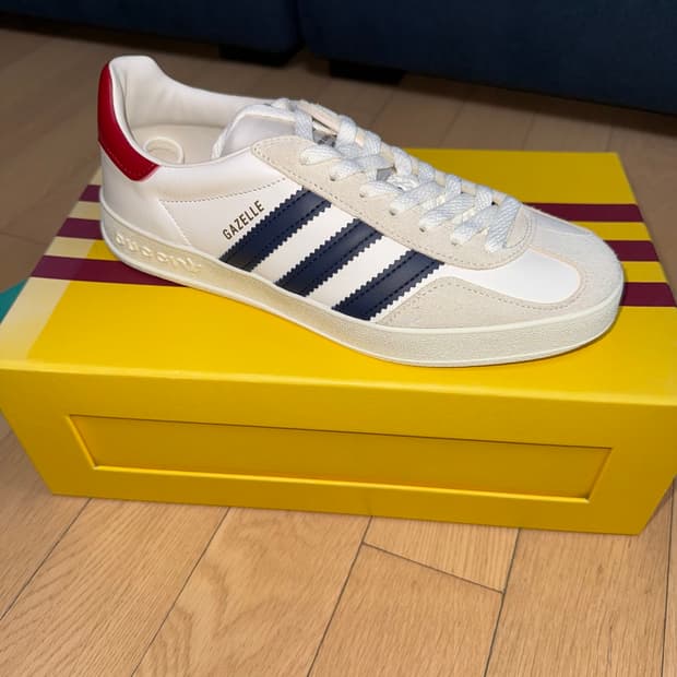 Gucci x Adidas 가젤 240 (US 7)