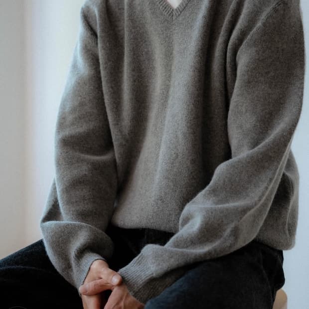 아워셀브스 우드비 브이넥 니트 2사이즈 판매